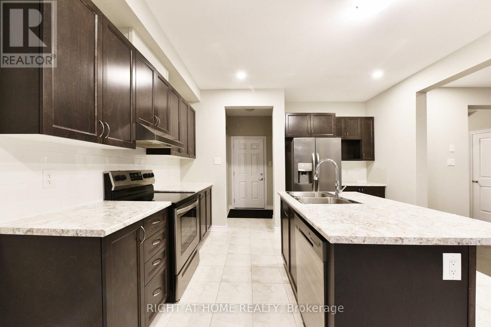 630 EAGLE CREST HEIGHTS Image 9