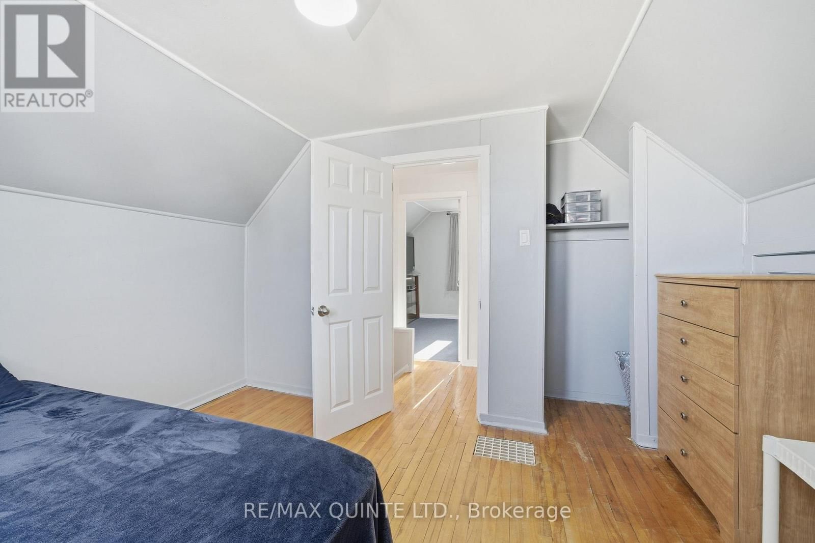 35 KERR CRESCENT Image 15