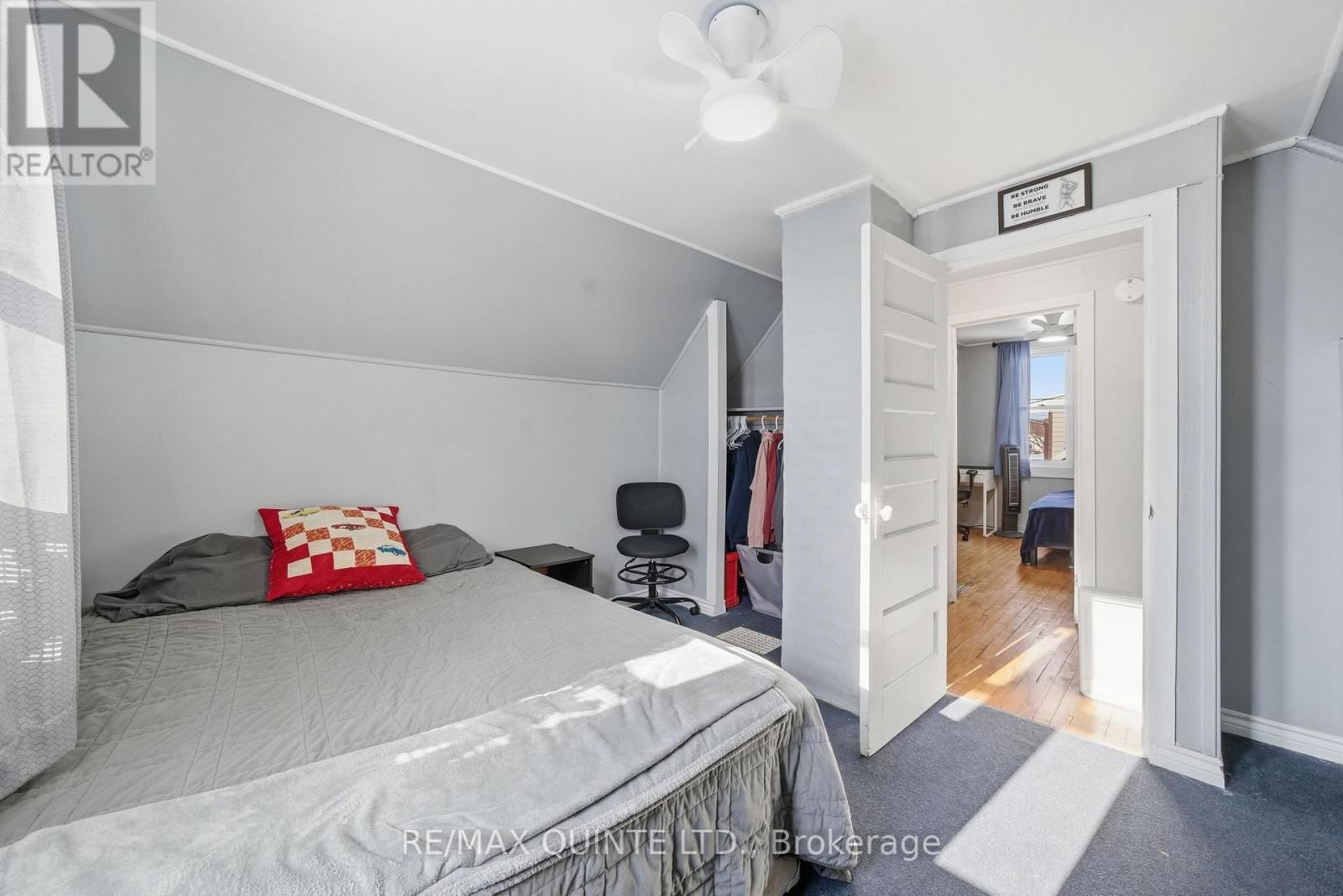 35 KERR CRESCENT Image 18