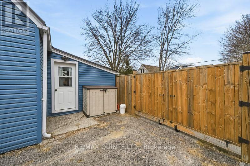 35 KERR CRESCENT Image 23