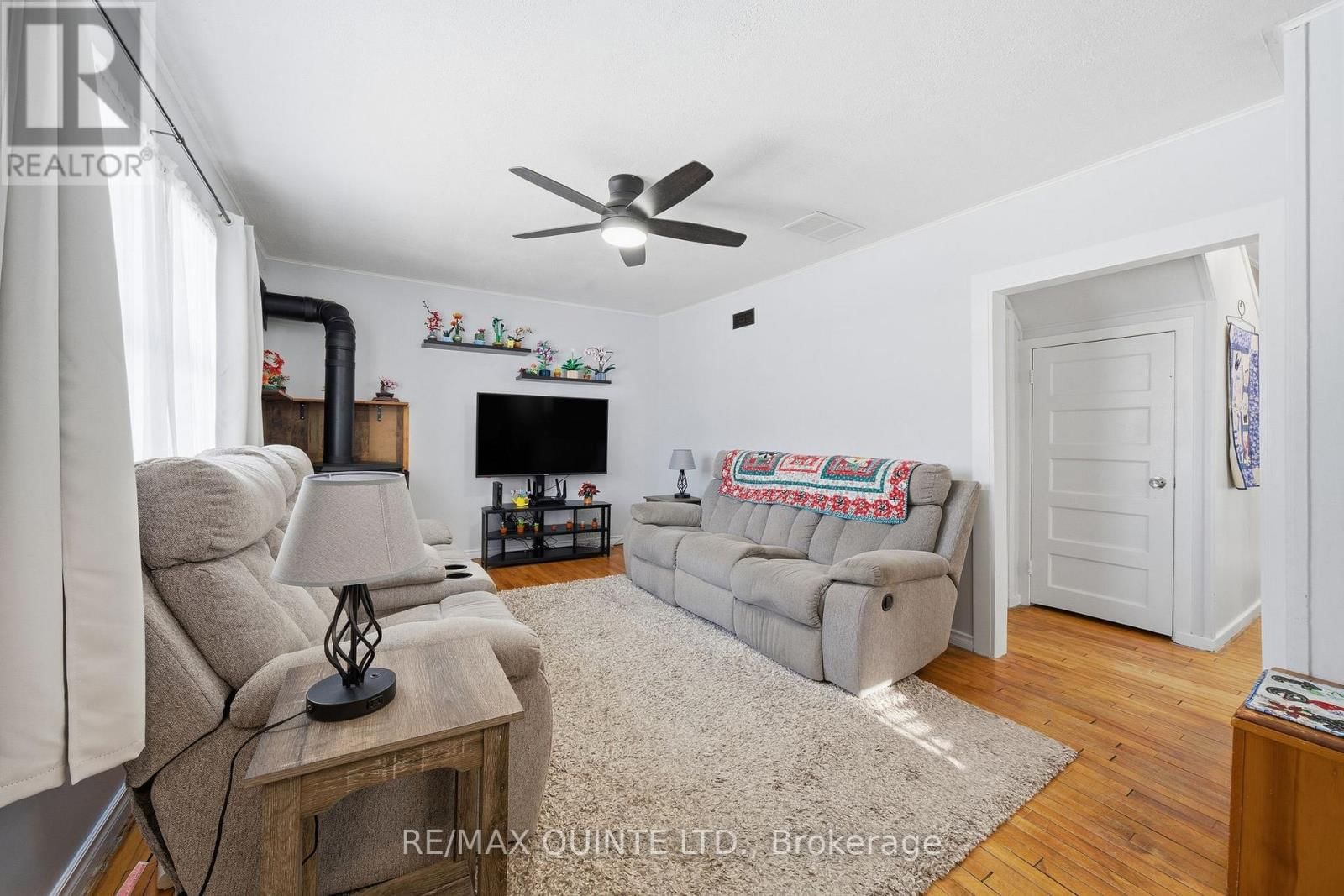 35 KERR CRESCENT Image 4