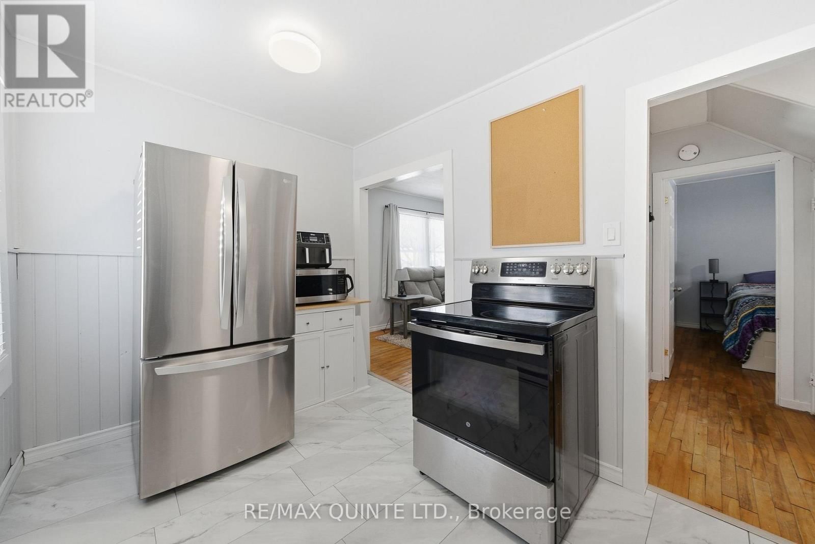 35 KERR CRESCENT Image 8