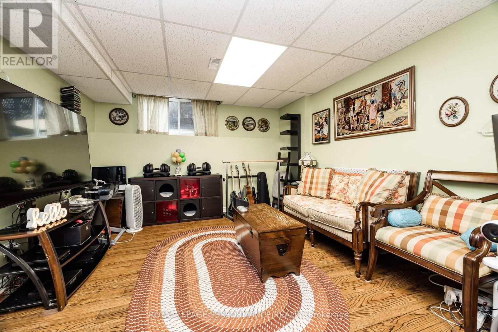 1893 HENNESSY CRESCENT Image 21