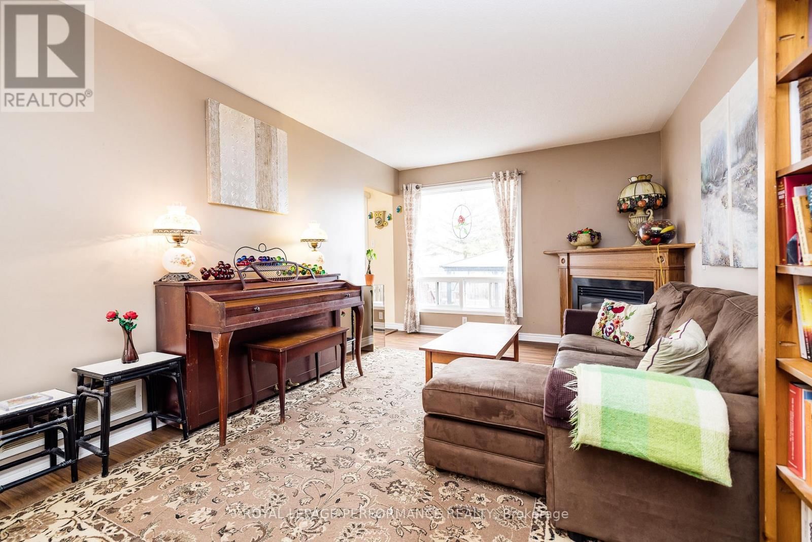 1893 HENNESSY CRESCENT Image 6