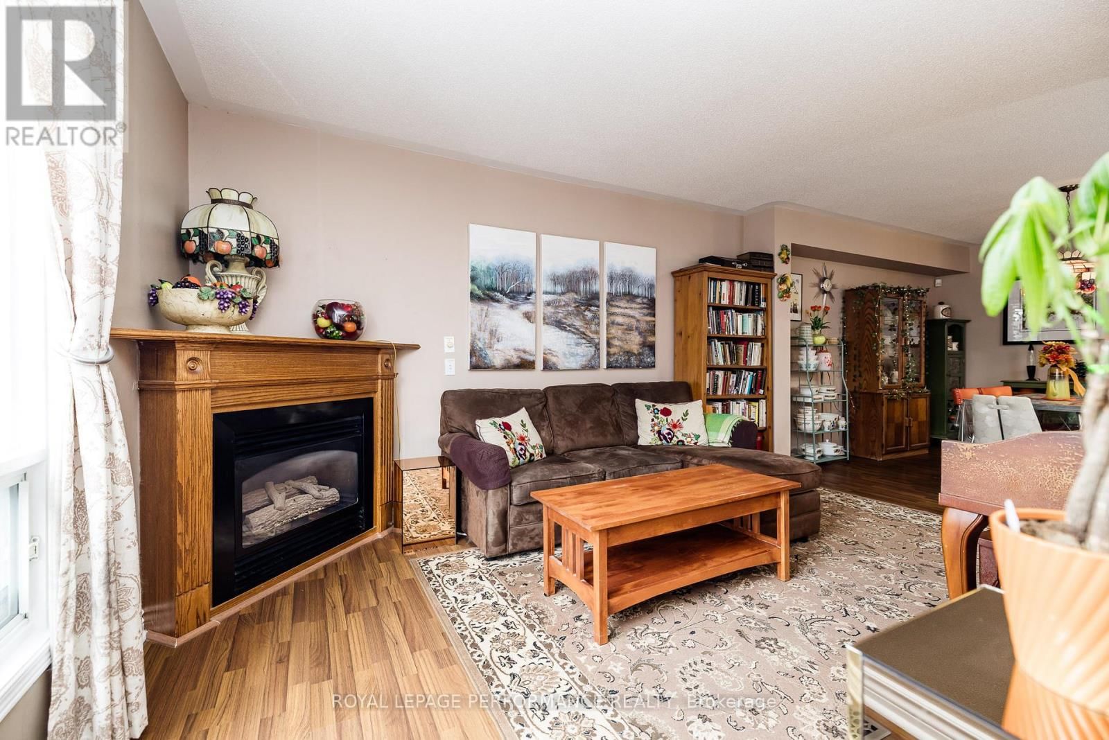 1893 HENNESSY CRESCENT Image 7