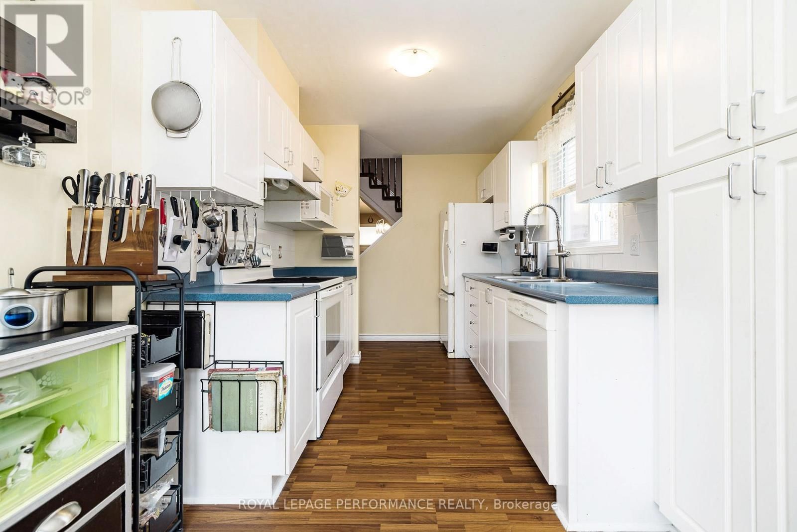 1893 HENNESSY CRESCENT Image 9