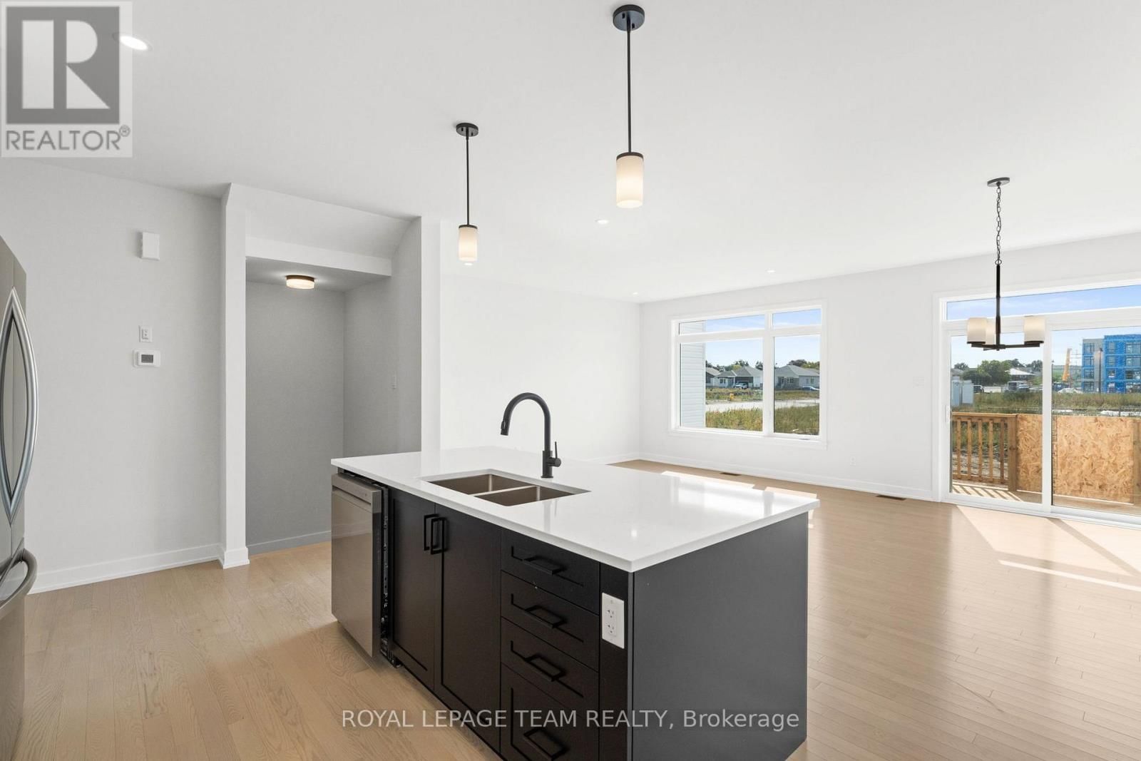 1170 MOORE STREET Image 10