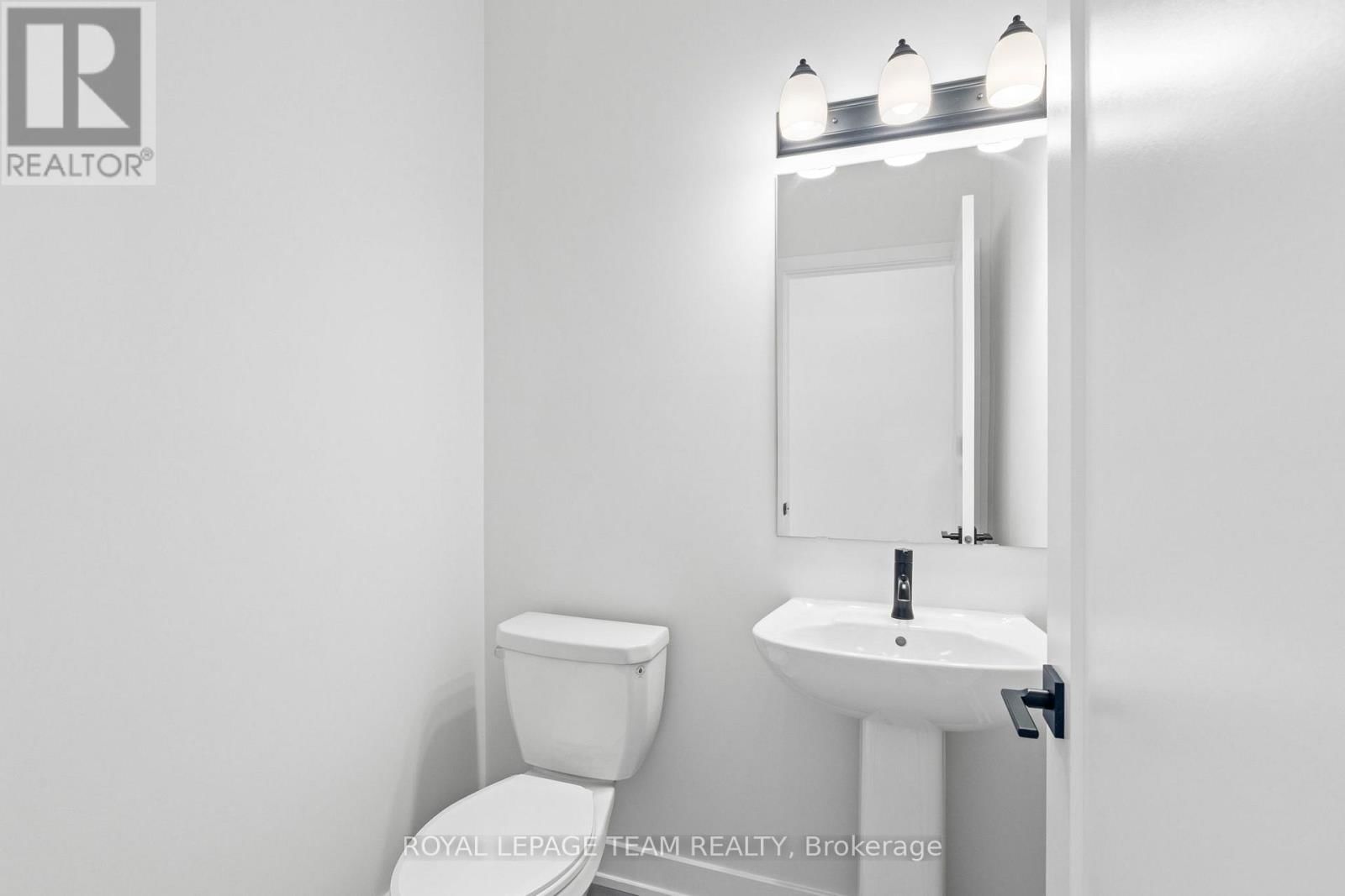 1170 MOORE STREET Image 19