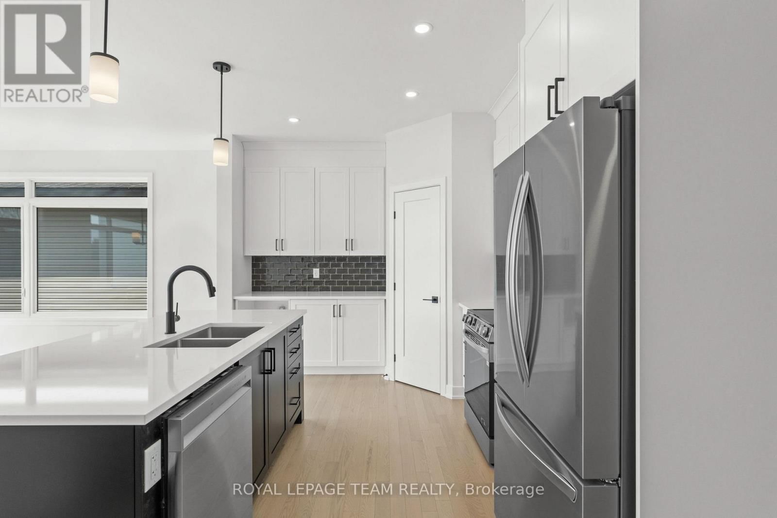 1170 MOORE STREET Image 9