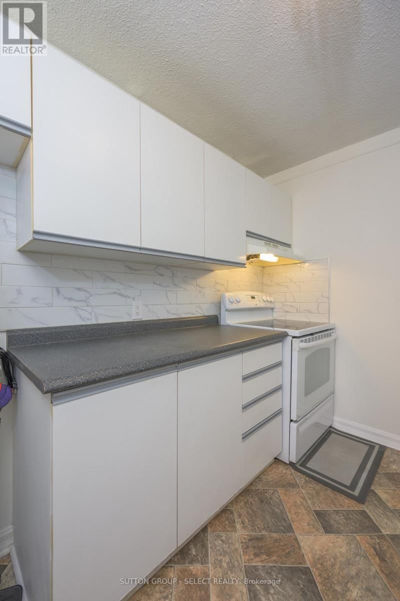 601 - 1103 JALNA BOULEVARD Image 12