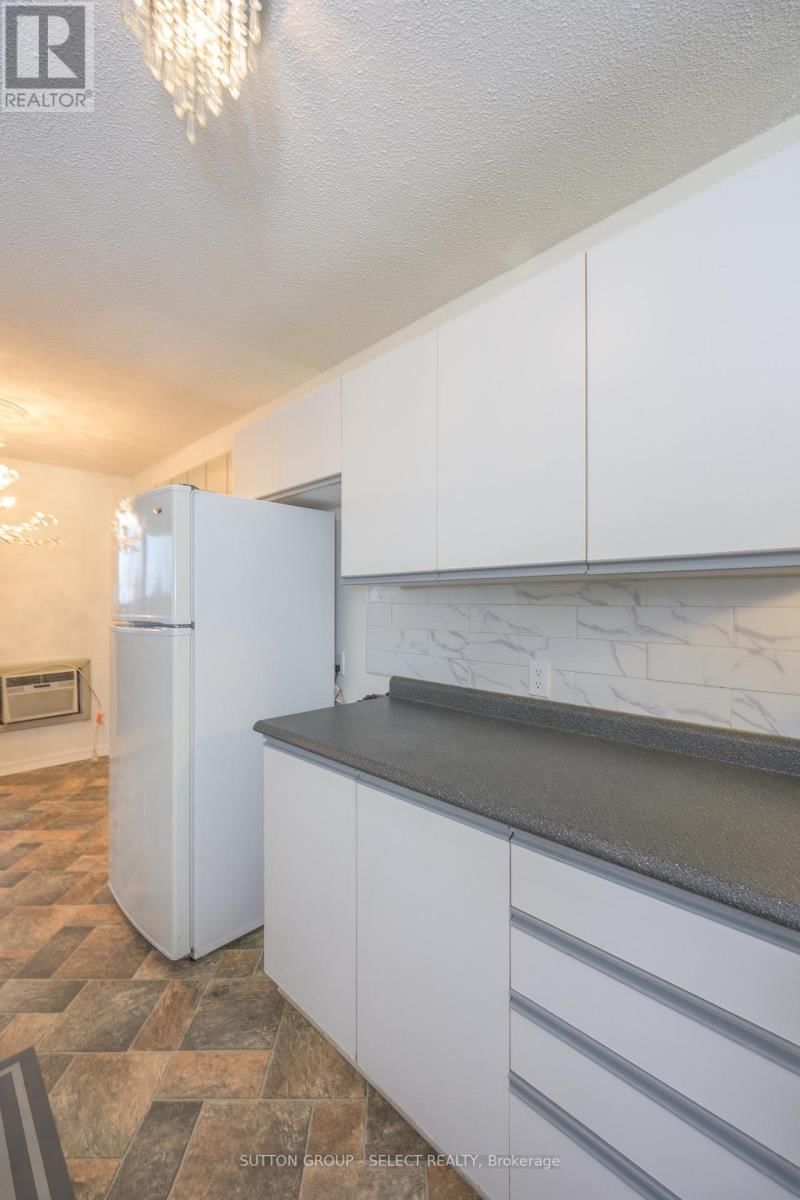 601 - 1103 JALNA BOULEVARD Image 14