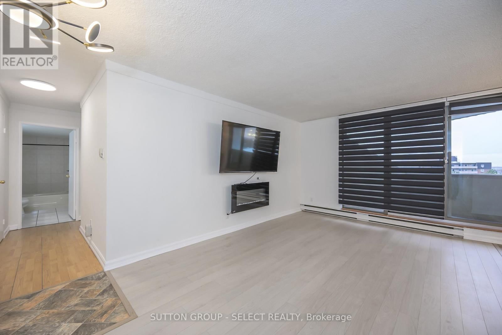 601 - 1103 JALNA BOULEVARD Image 4