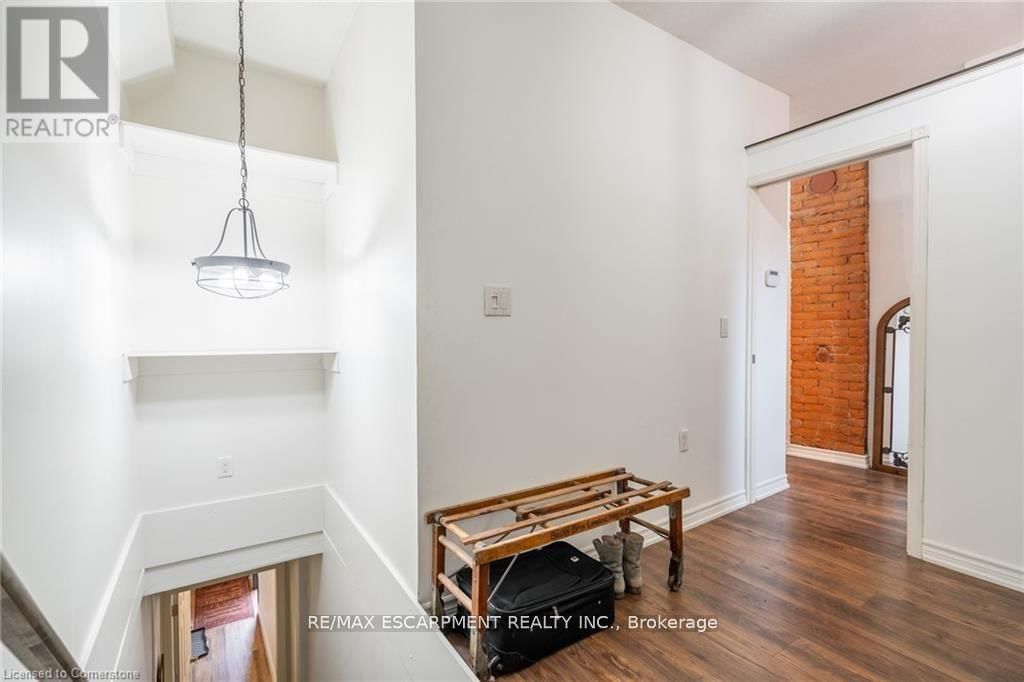 299 JAMES STREET NORTH Image 25