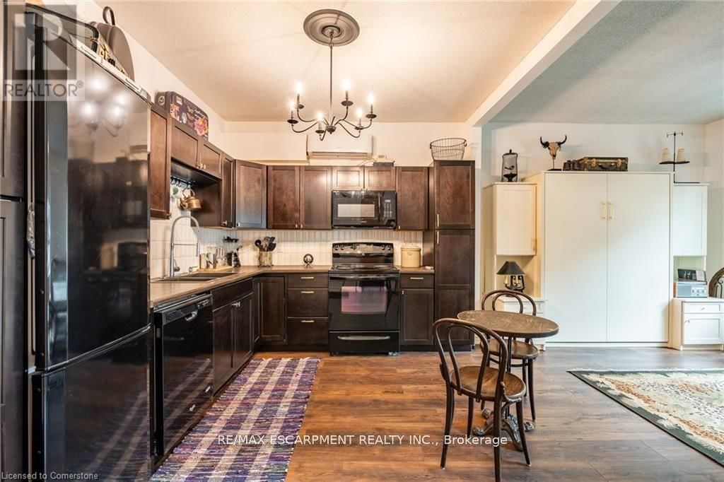 299 JAMES STREET NORTH Image 30