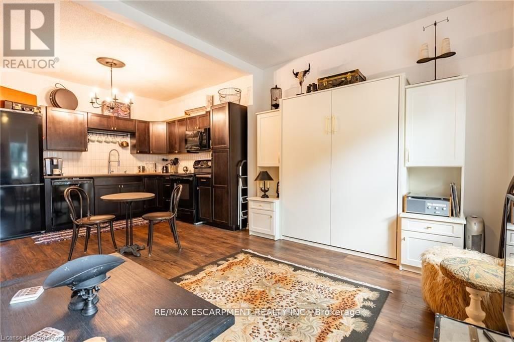 299 JAMES STREET NORTH Image 37