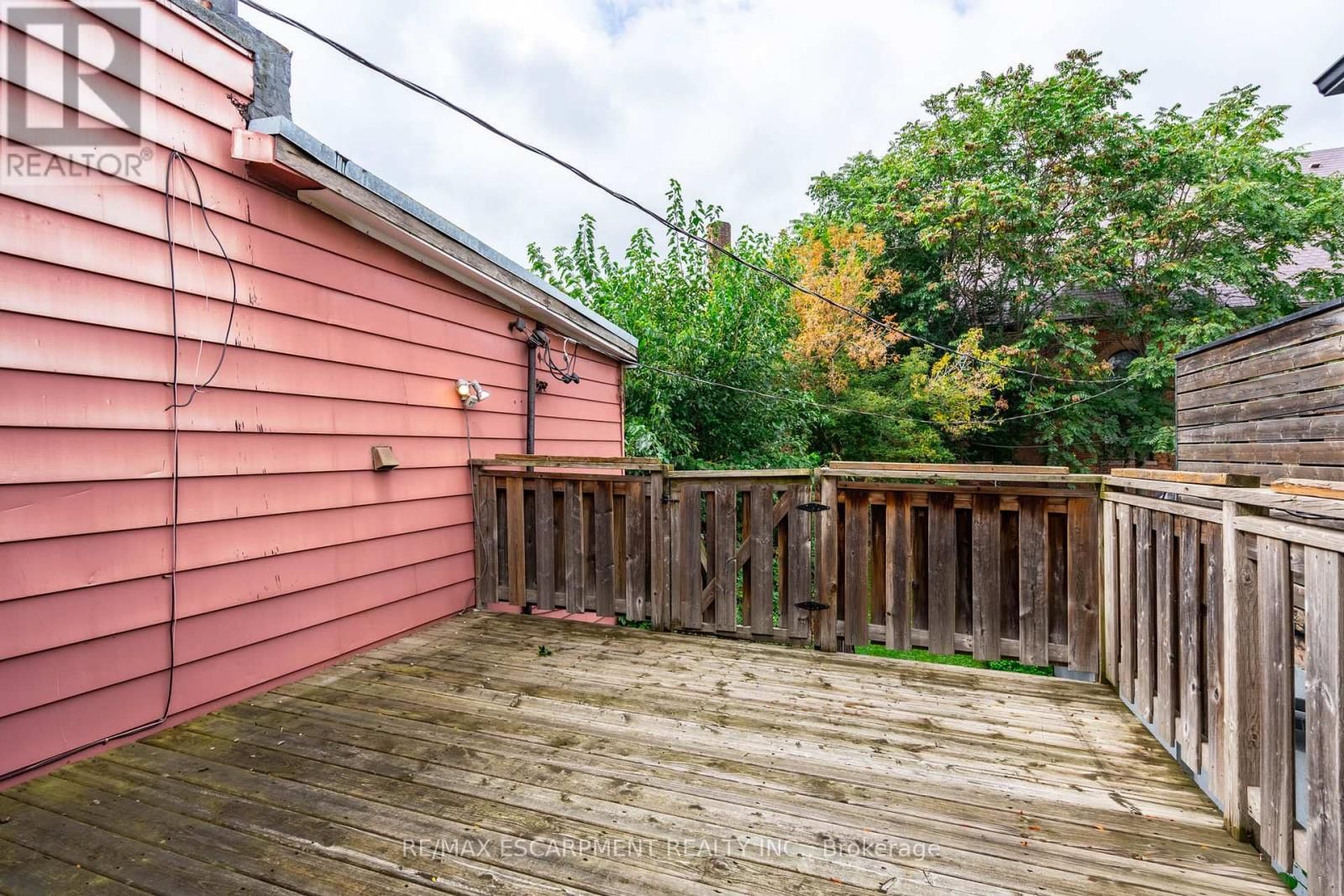 299 JAMES STREET NORTH Image 40