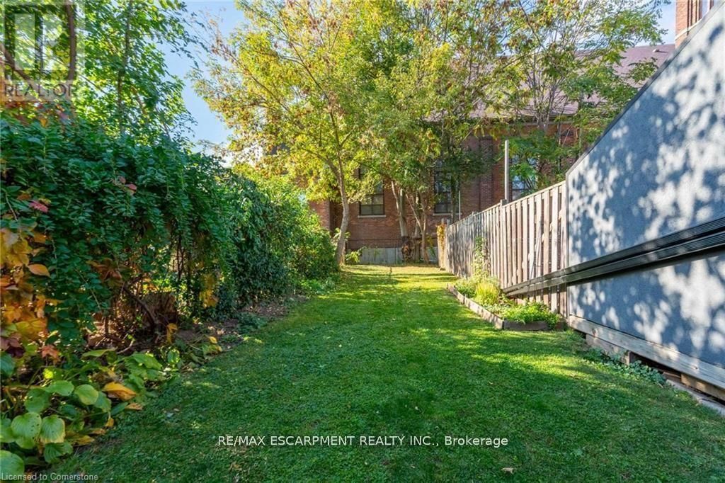 299 JAMES STREET NORTH Image 42