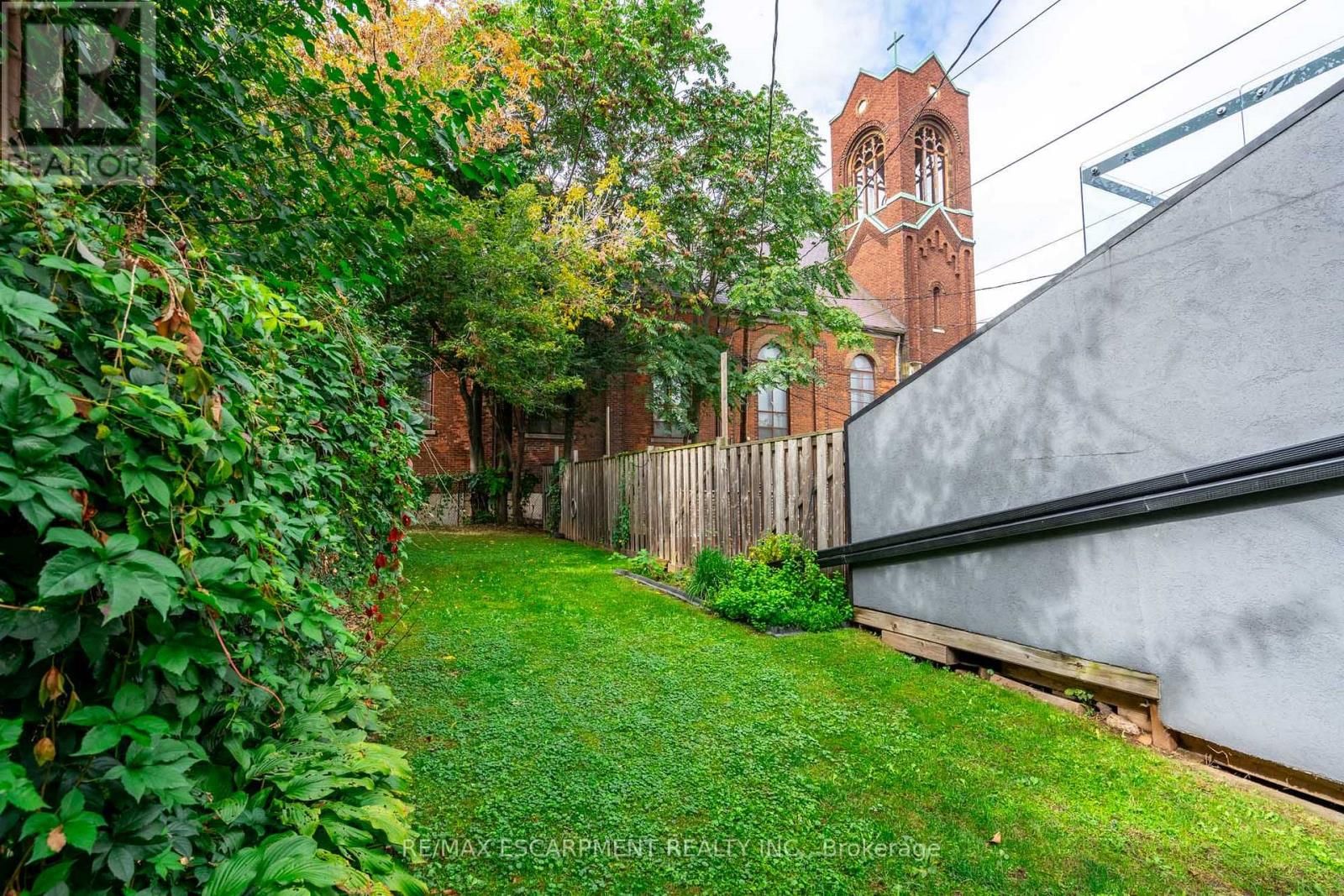 299 JAMES STREET NORTH Image 44