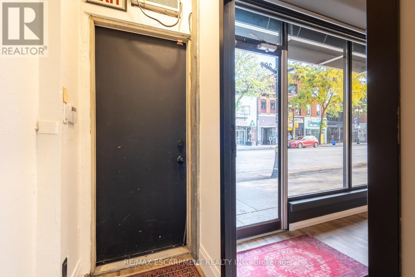 299 JAMES STREET NORTH Image 5