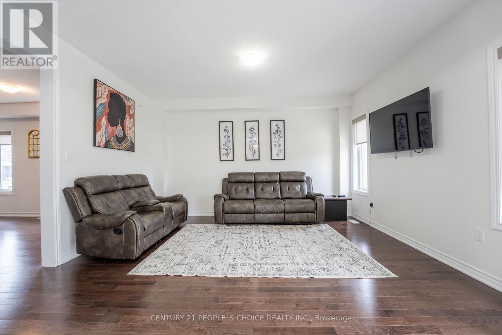 110 ELM STREET Image 11