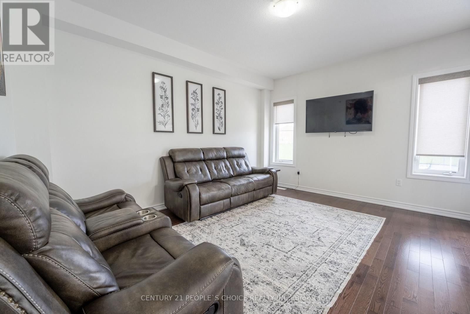 110 ELM STREET Image 14