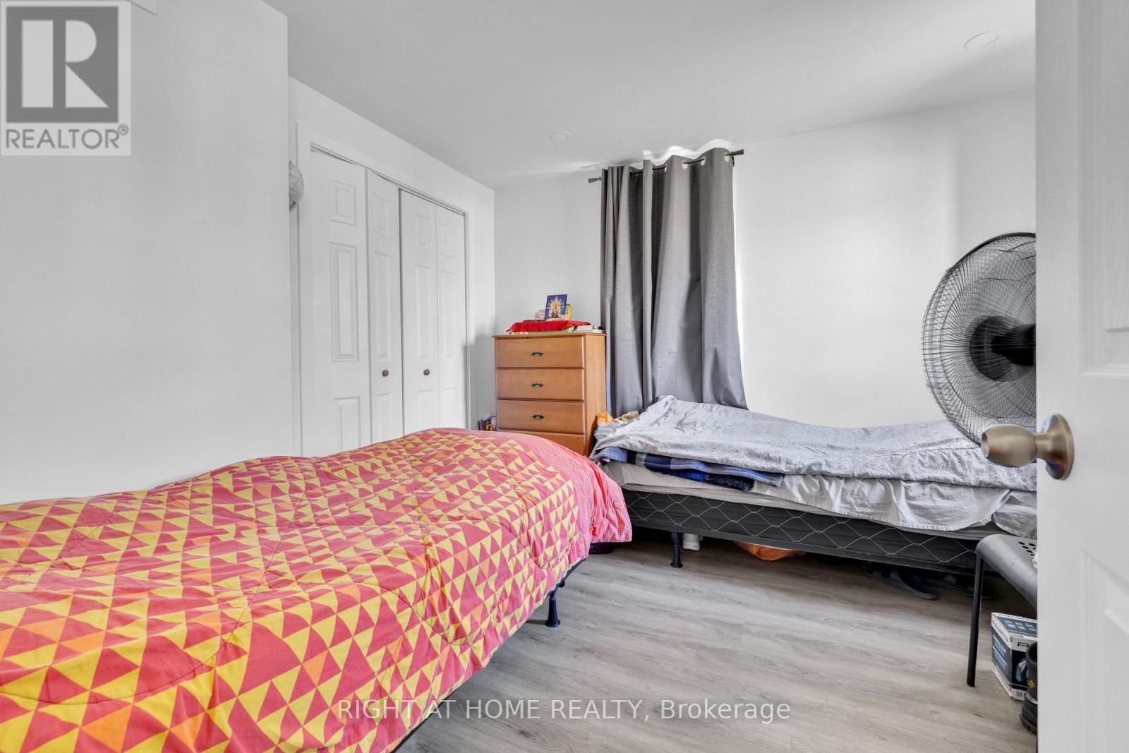 539 CAMPBELL AVENUE Image 19