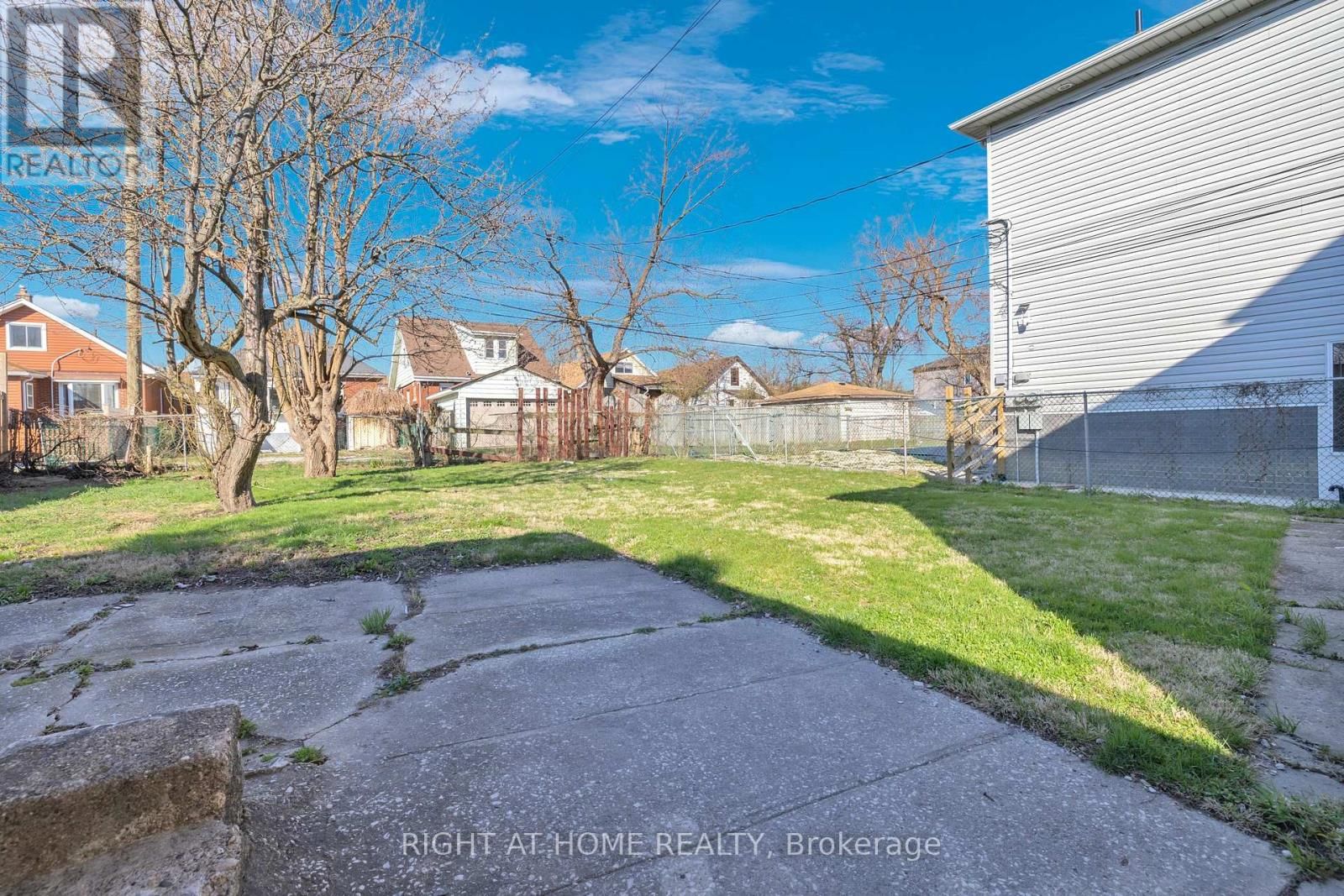 539 CAMPBELL AVENUE Image 22