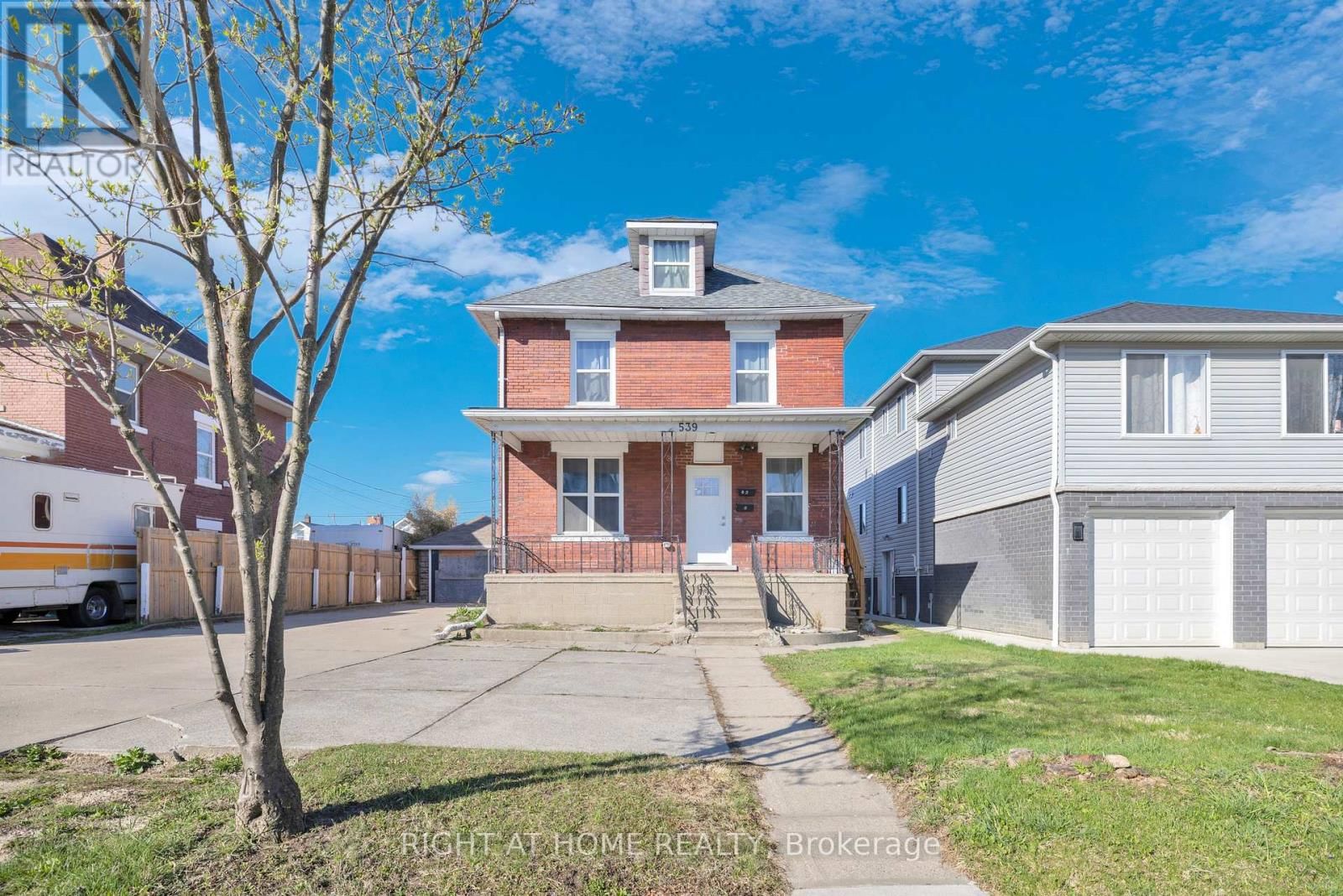 539 CAMPBELL AVENUE Image 24