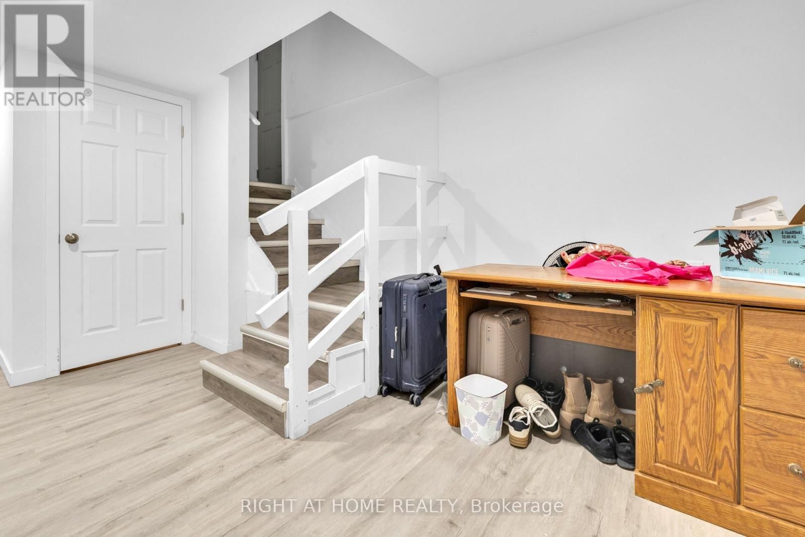 539 CAMPBELL AVENUE Image 8