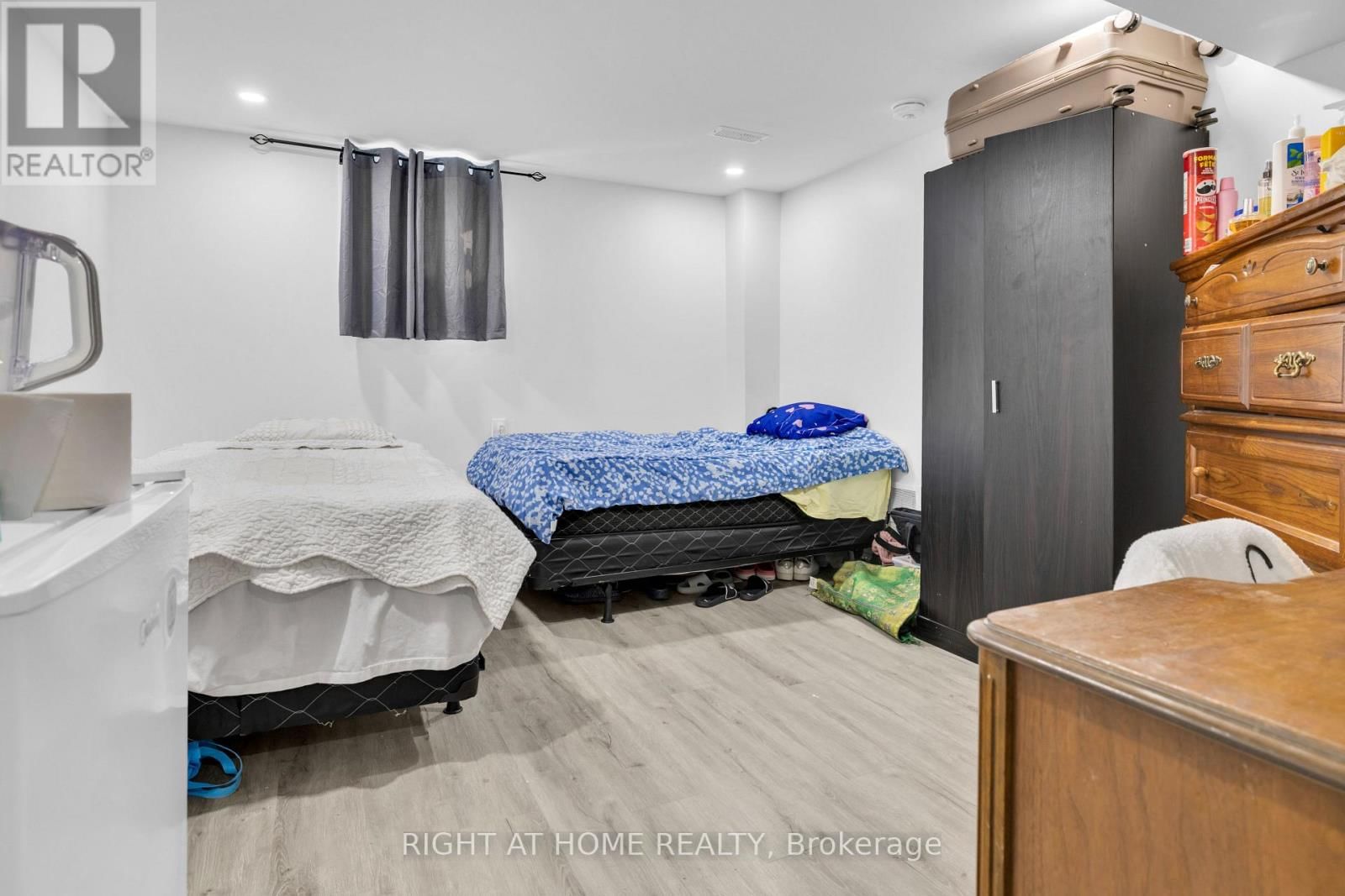 539 CAMPBELL AVENUE Image 9