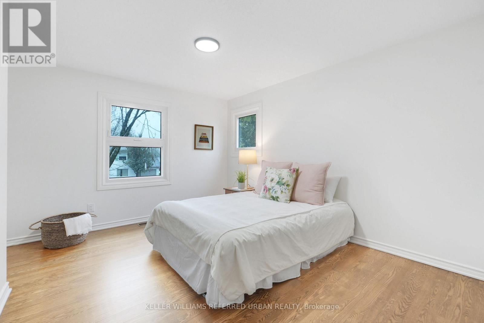 682 GLENHURST CRESCENT Image 19