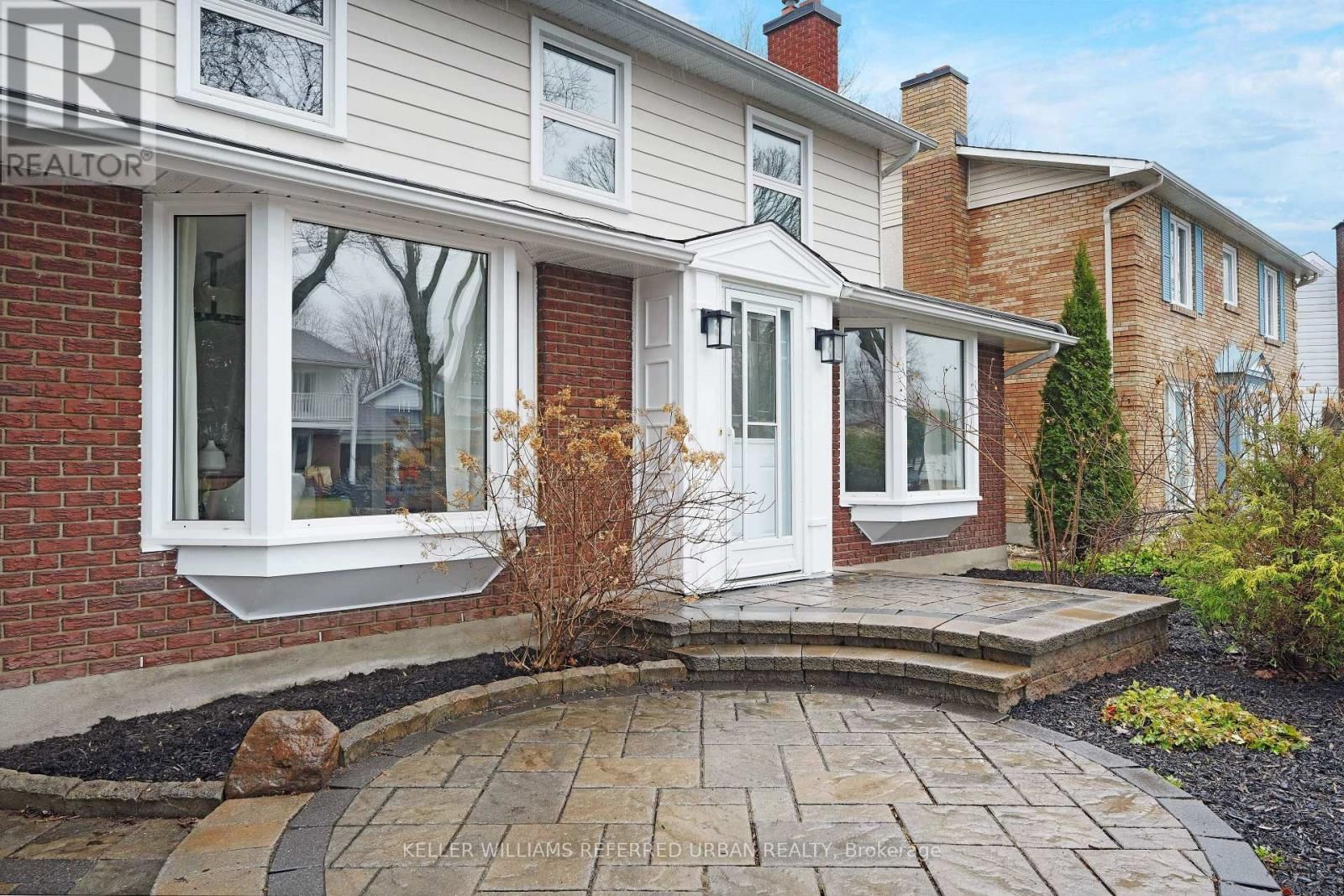 682 GLENHURST CRESCENT Image 2