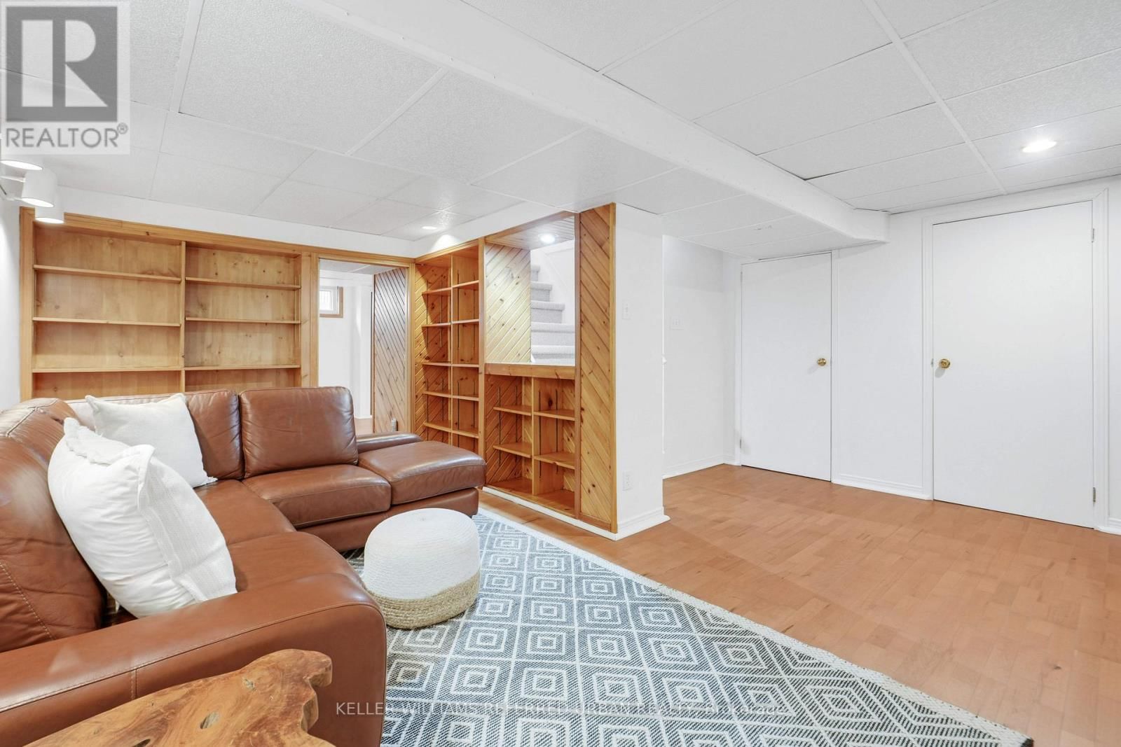 682 GLENHURST CRESCENT Image 26