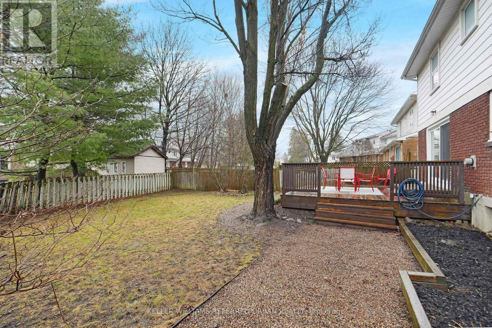 682 GLENHURST CRESCENT Image 31