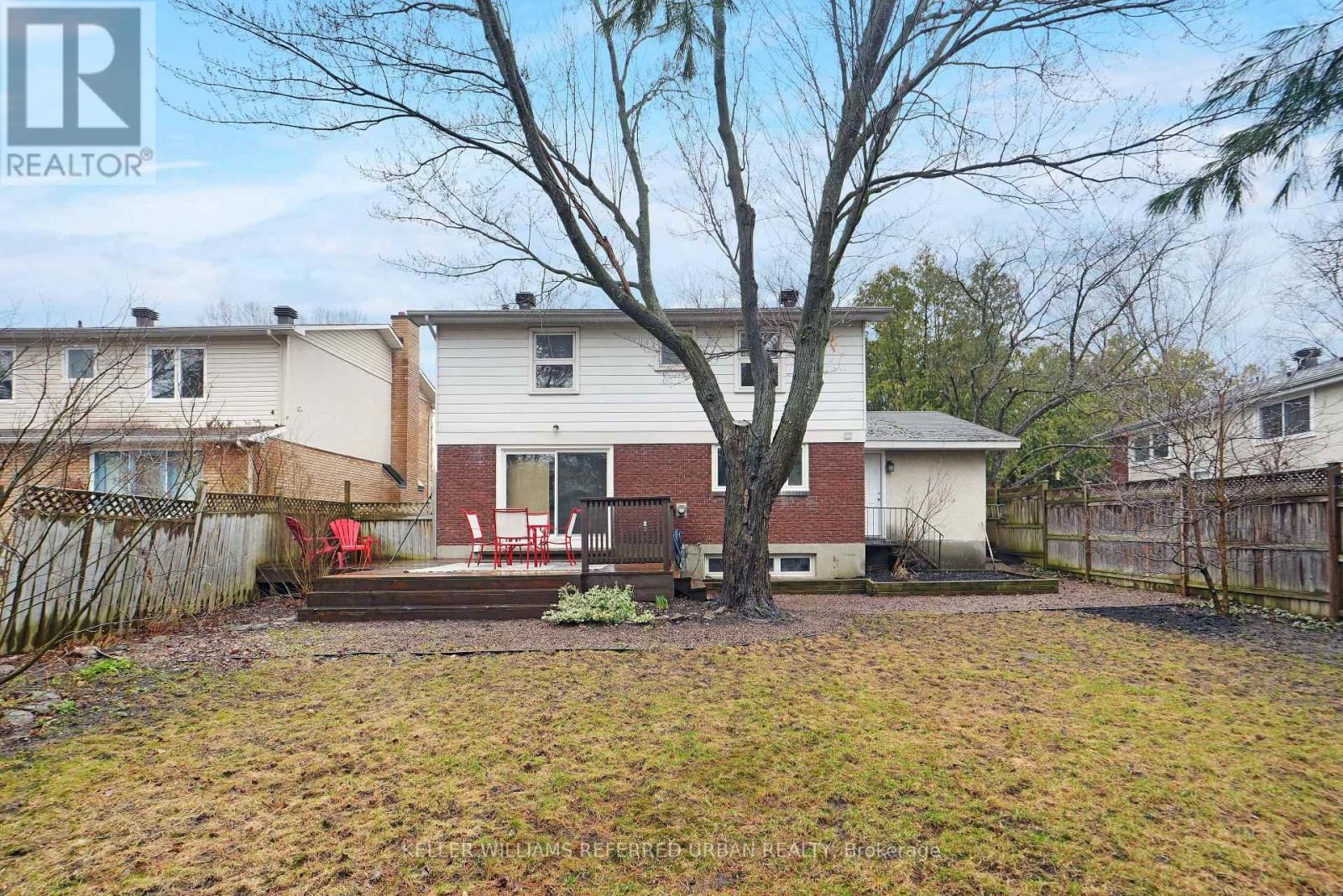 682 GLENHURST CRESCENT Image 32