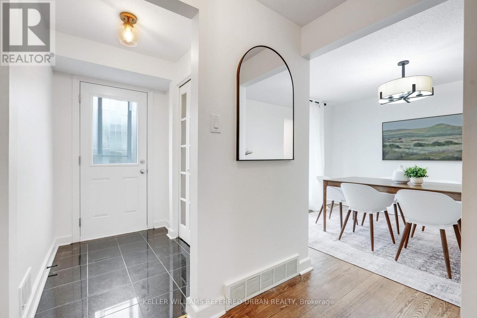 682 GLENHURST CRESCENT Image 4