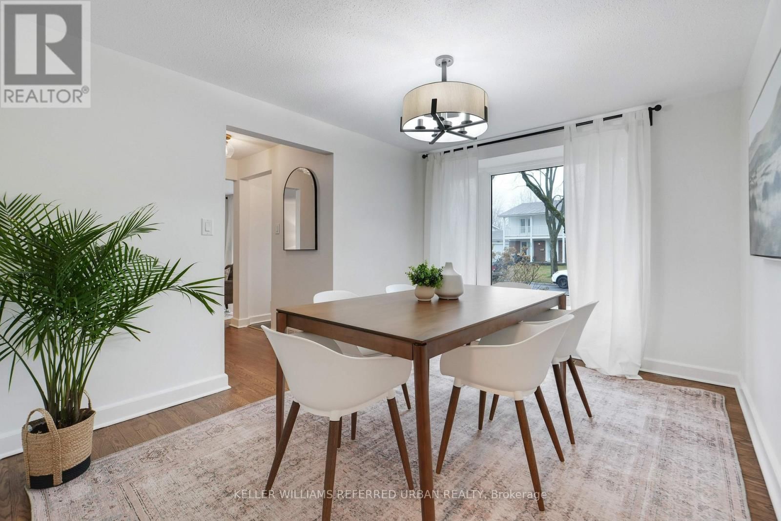 682 GLENHURST CRESCENT Image 9