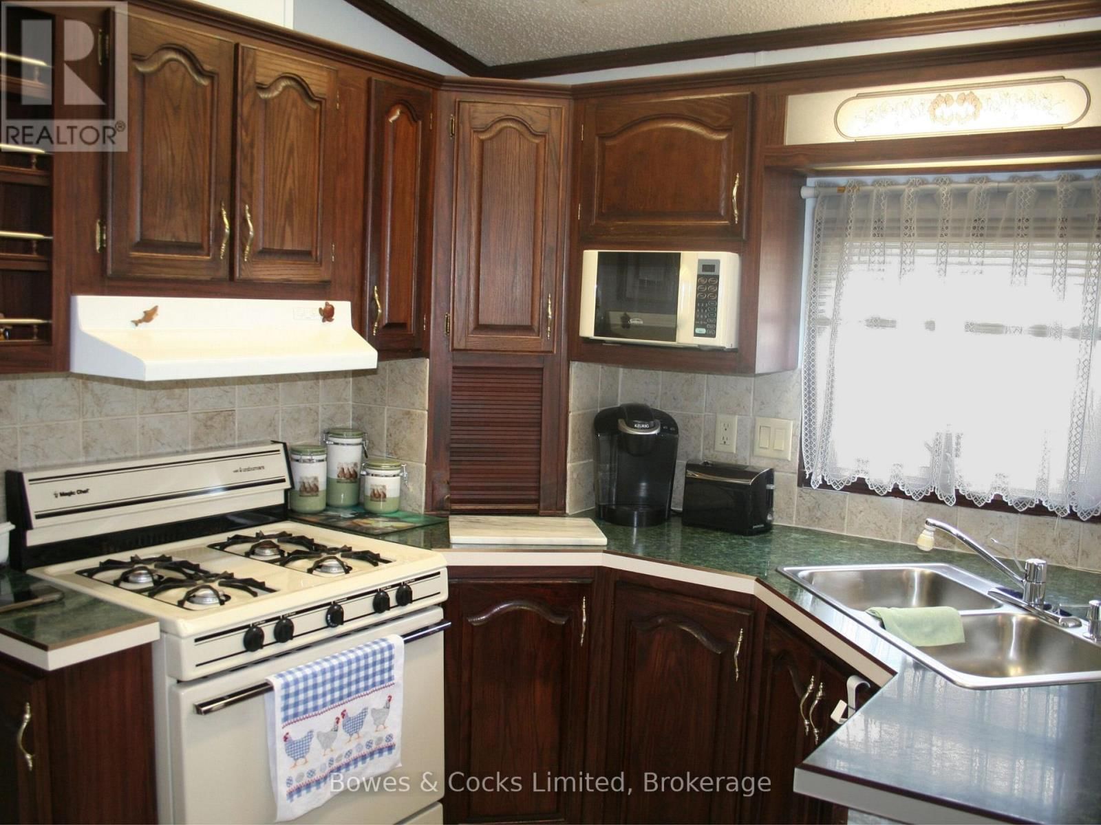 13 TRILLIUM DRIVE Image 10