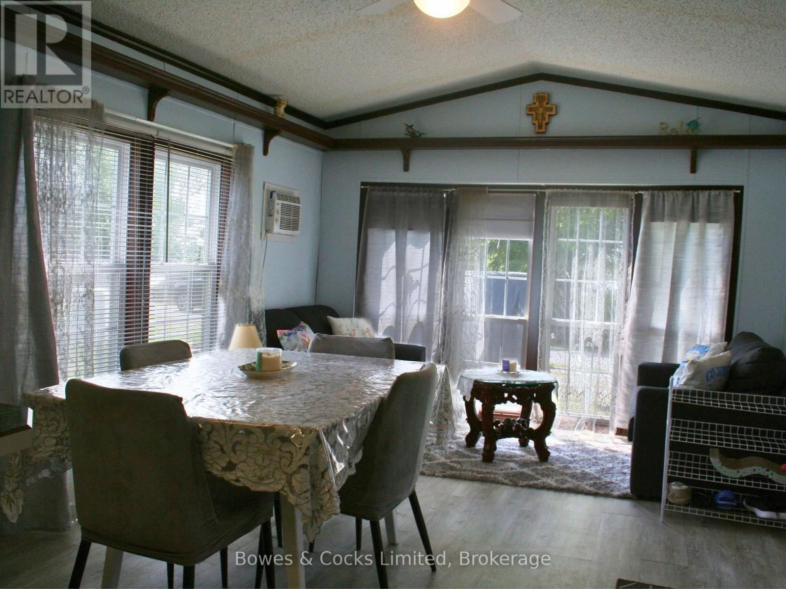 13 TRILLIUM DRIVE Image 7