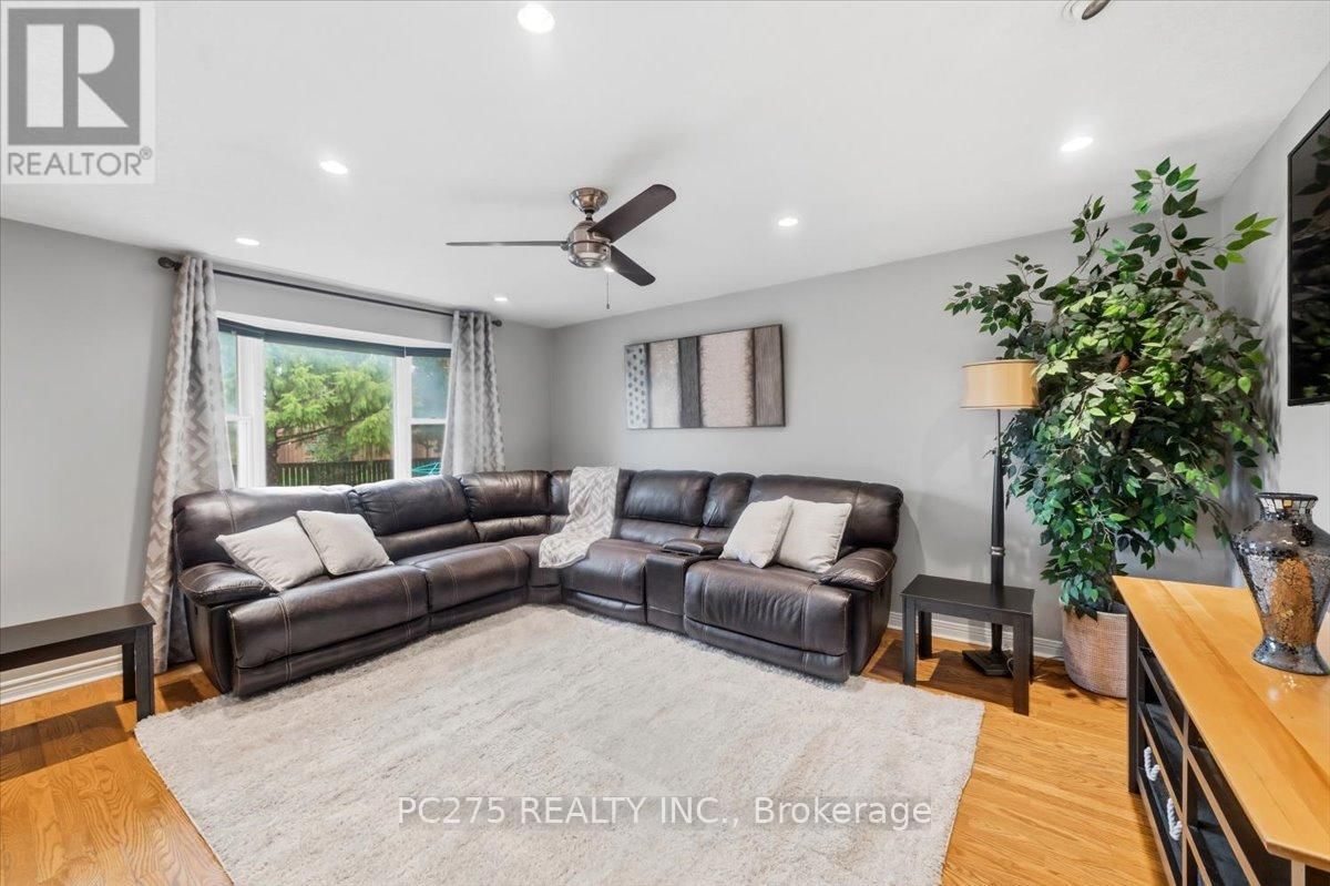 105 GIBSON CRESCENT Image 11