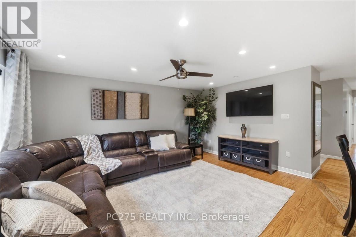 105 GIBSON CRESCENT Image 13