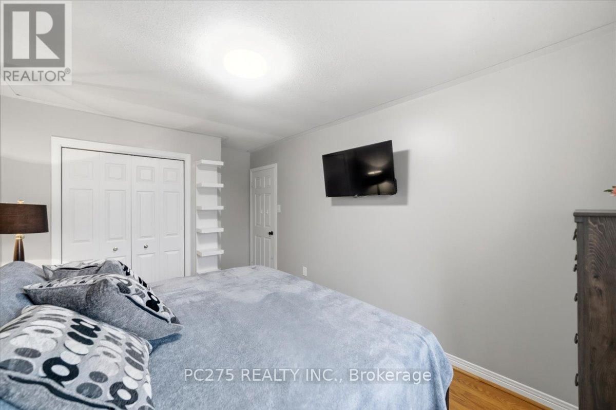 105 GIBSON CRESCENT Image 18