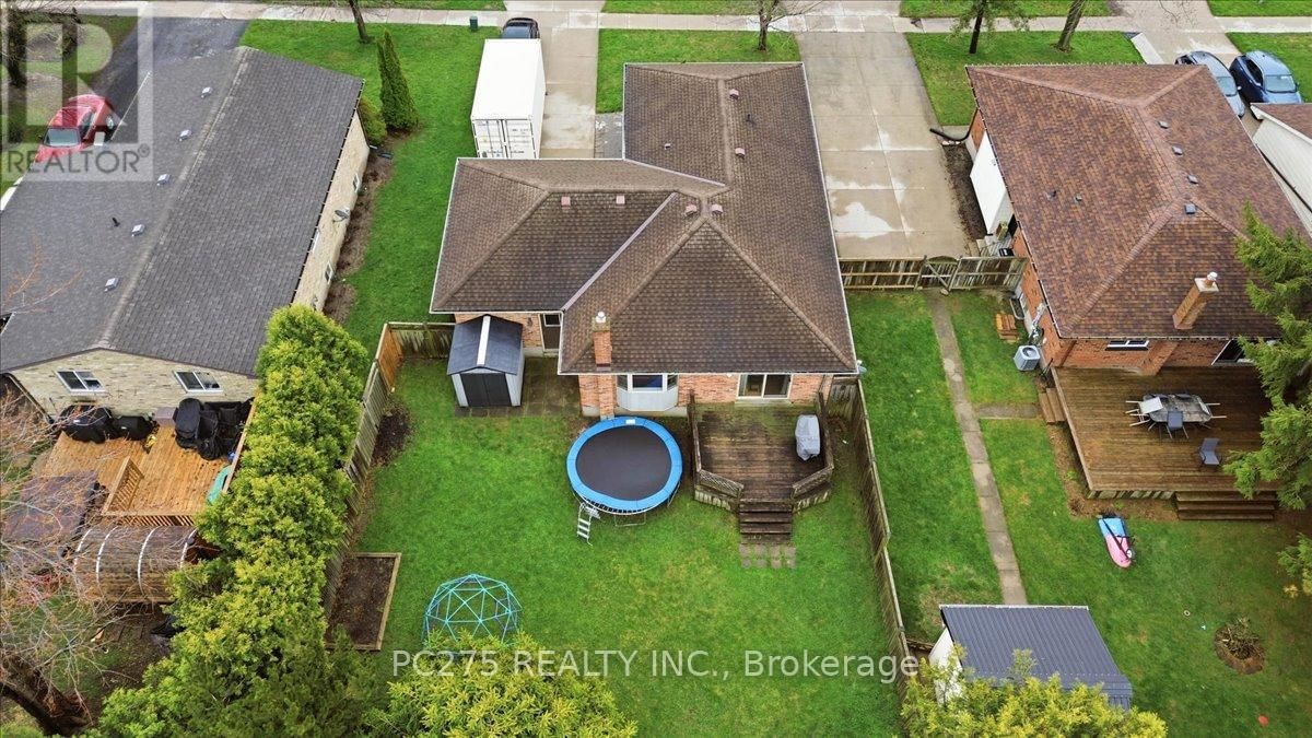 105 GIBSON CRESCENT Image 24