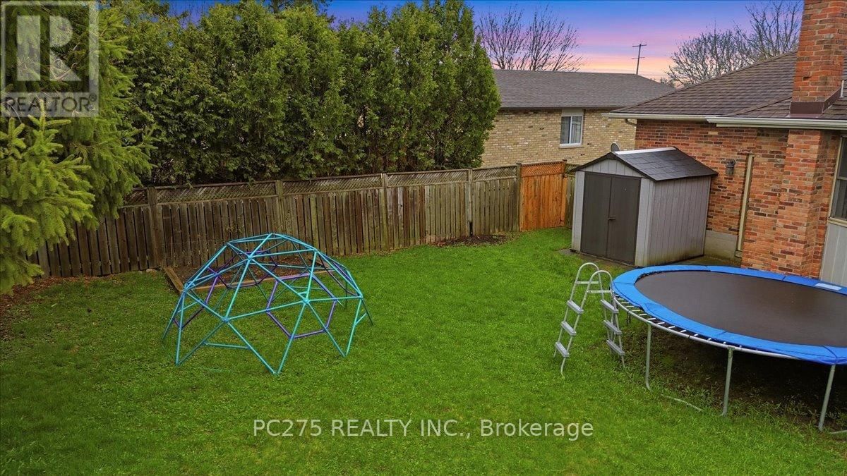 105 GIBSON CRESCENT Image 28