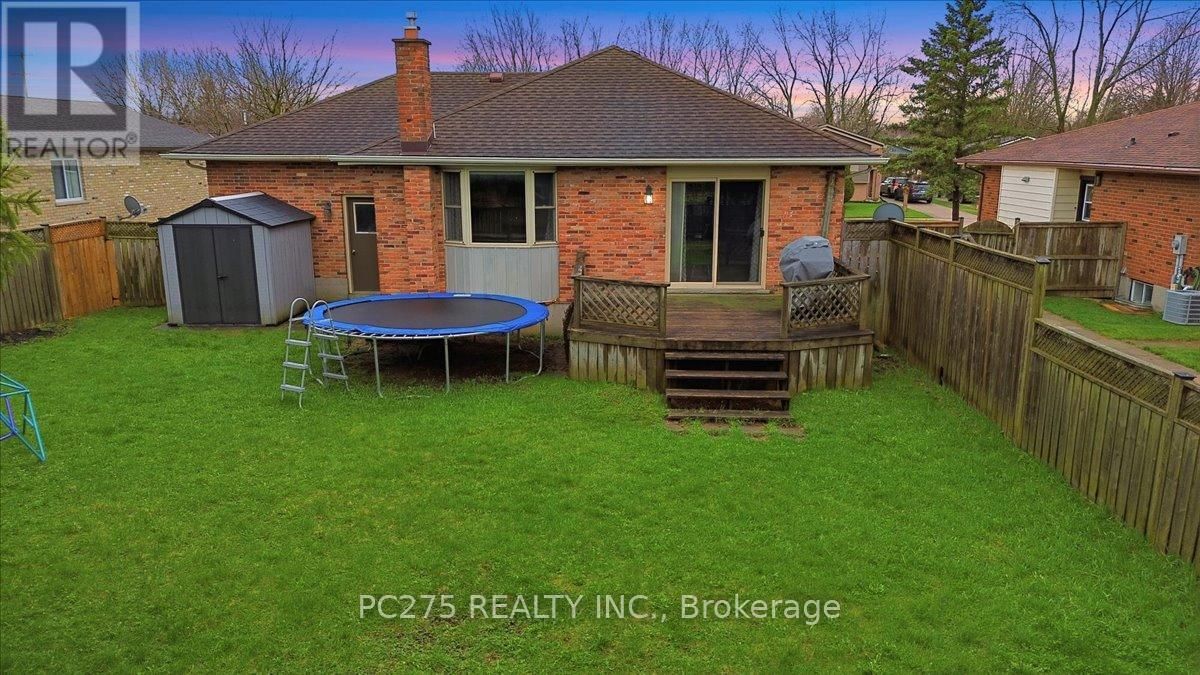 105 GIBSON CRESCENT Image 29