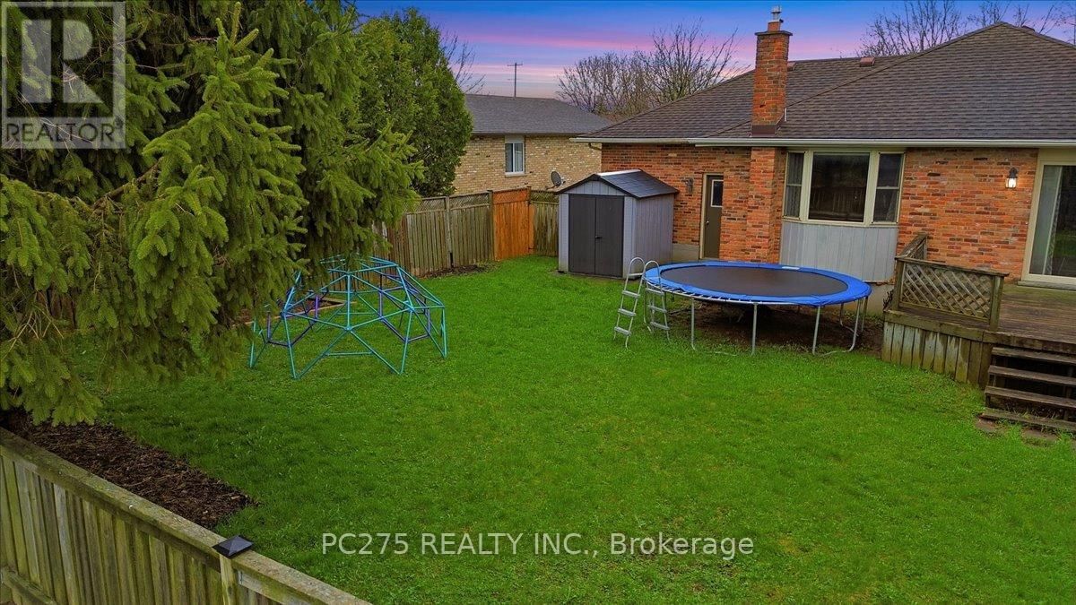 105 GIBSON CRESCENT Image 30