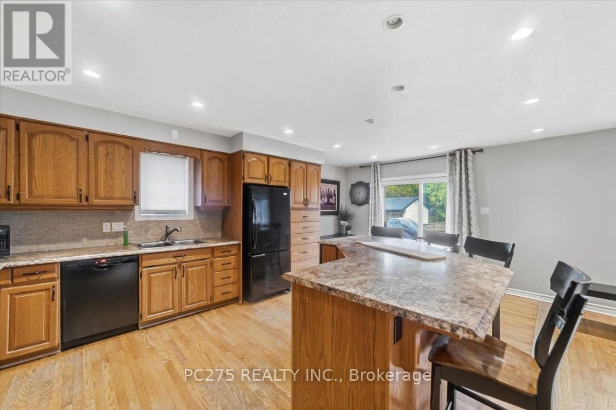 105 GIBSON CRESCENT Image 7