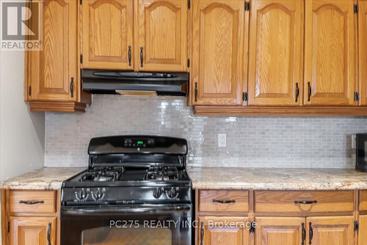 105 GIBSON CRESCENT Image 8