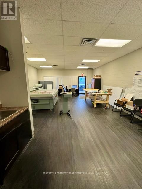 6 - 100 SHELDON DRIVE Image 8