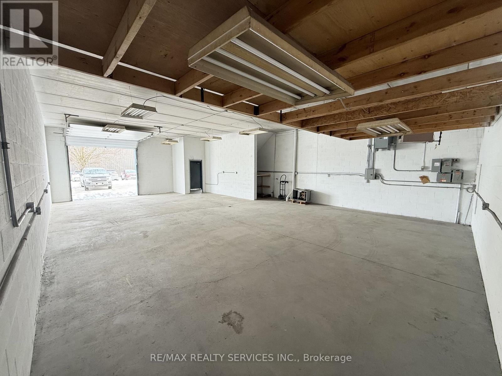 3 - 1033 PATTULLO AVENUE Image 3